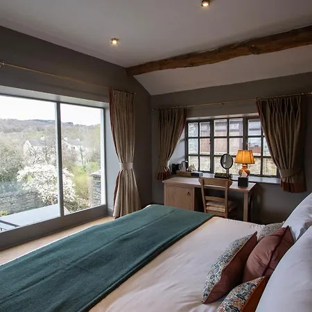Queens Head & Restaurant 4*