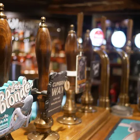 Queens Head & Restaurant 4*