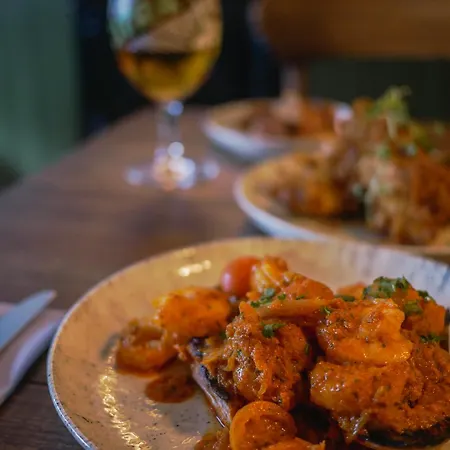 Queens Head & Restaurant 4*