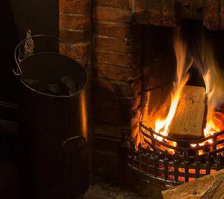 בית הארחה Queens Head & Restaurant הוקסהד