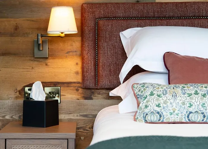 Queens Head & Restaurant Guest house 4*