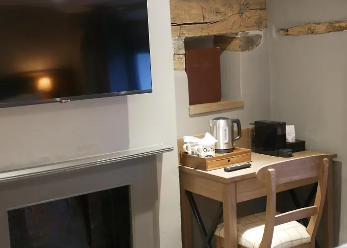 Queens Head & Restaurant Guest house 4*