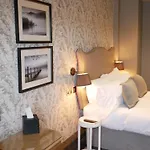 Queens Head & Restaurant