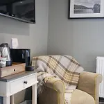 Queens Head & Restaurant 4*