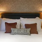 Queens Head & Restaurant
