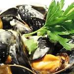 Queens Head & Restaurant Гостевой дом Хоуксхед