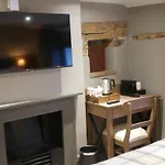 Queens Head & Restaurant Гостевой дом 4*